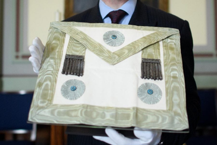 The Symbolic Story Behind the Masonic Apron of the Freemasons